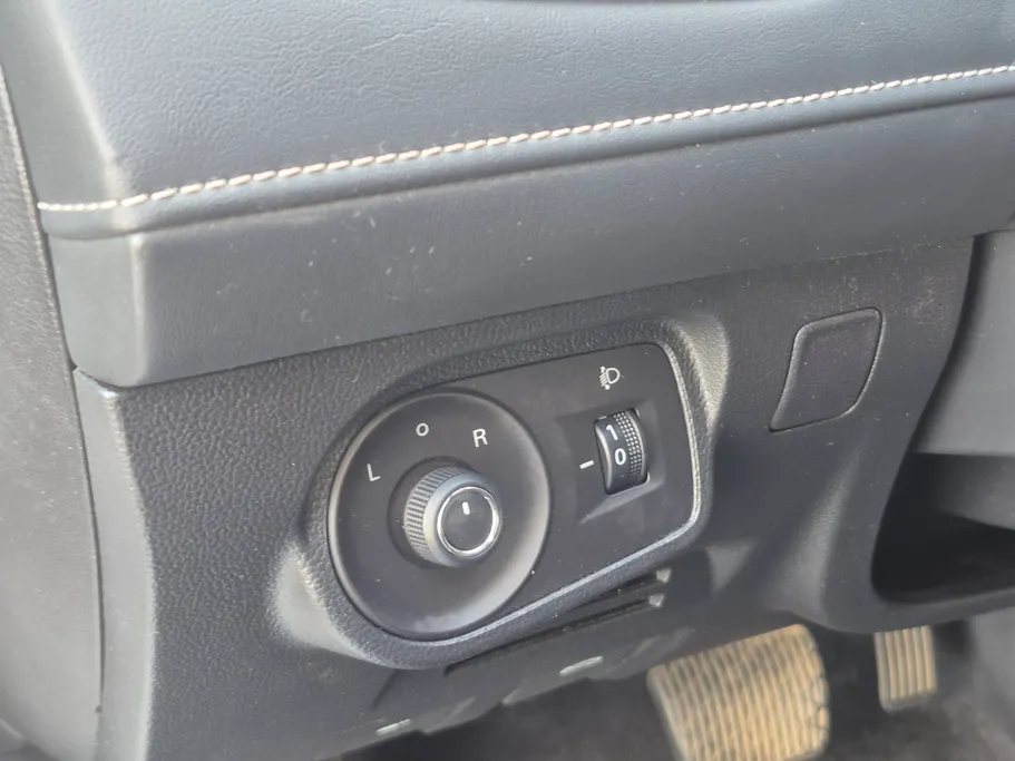 ام جي 5 STD 2023 