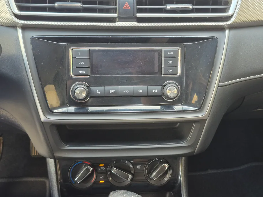 ام جي 5 STD 2023 