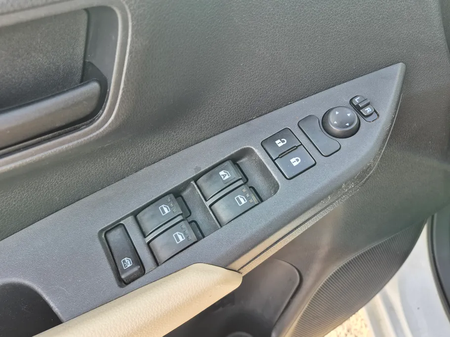 تويوتا يارس Y 2023 