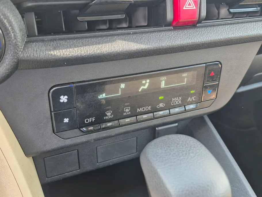 تويوتا يارس Y 2023 