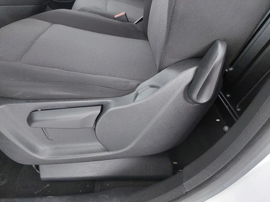 2022 Peugeot Partner Short van 