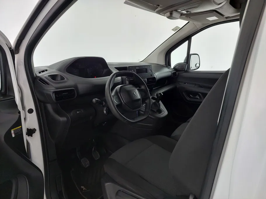 2022 Peugeot Partner Short van 