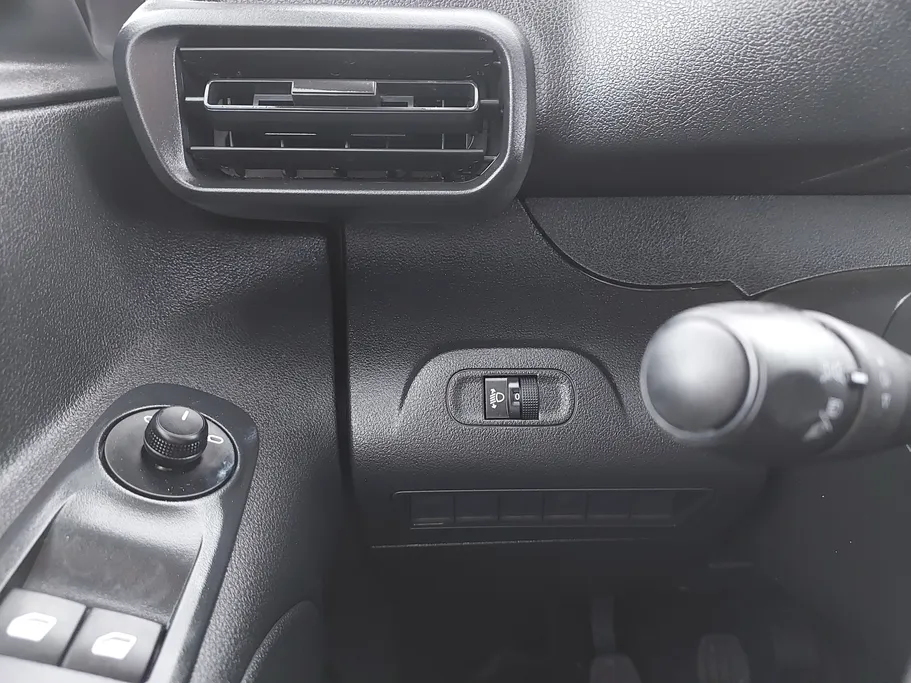 2022 Peugeot Partner Short van 