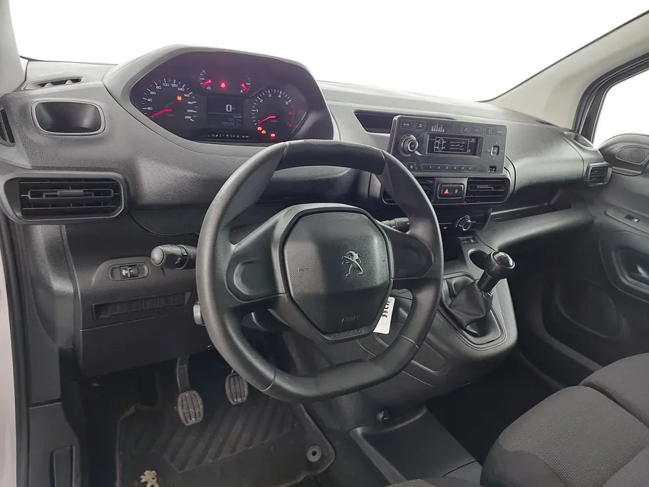 2022 Peugeot Partner Short van 