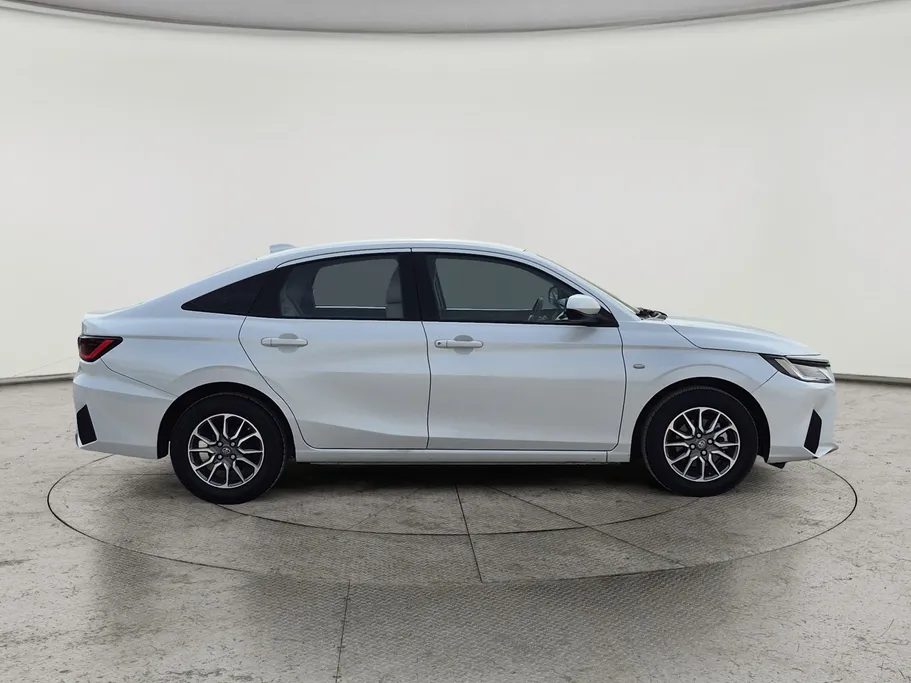 تويوتا يارس Y 2023 