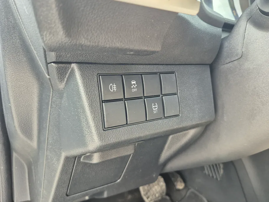 تويوتا يارس Y 2023 