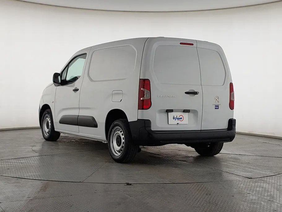 2023 Peugeot Partner Short van 