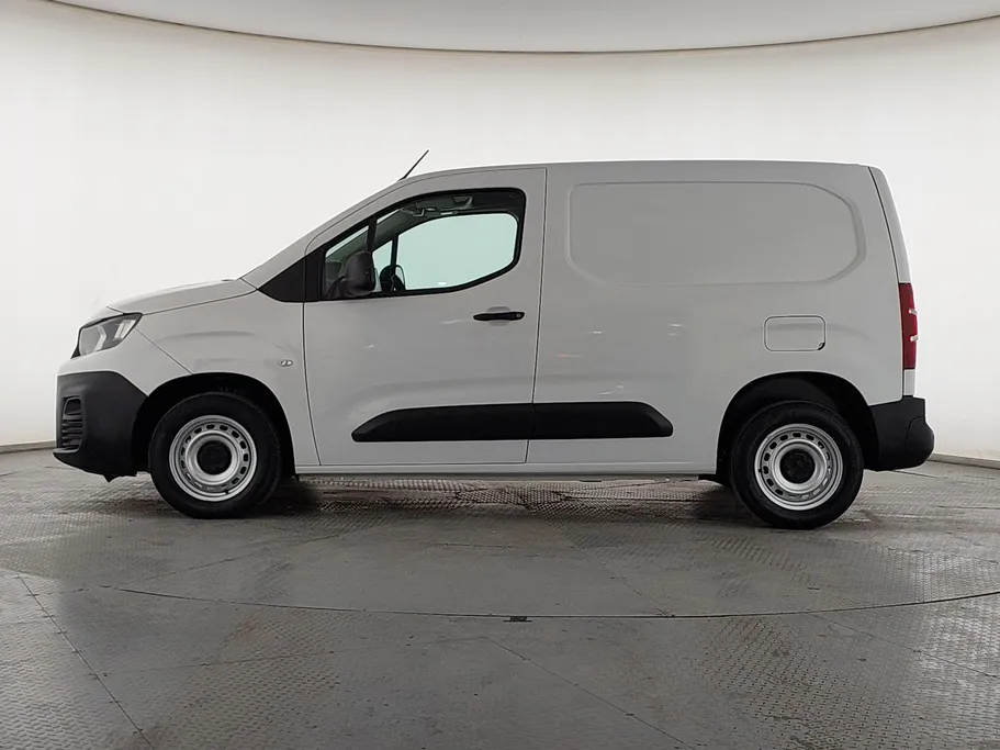 2023 Peugeot Partner Short van 