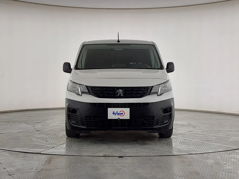 2023 Peugeot Partner Short van 