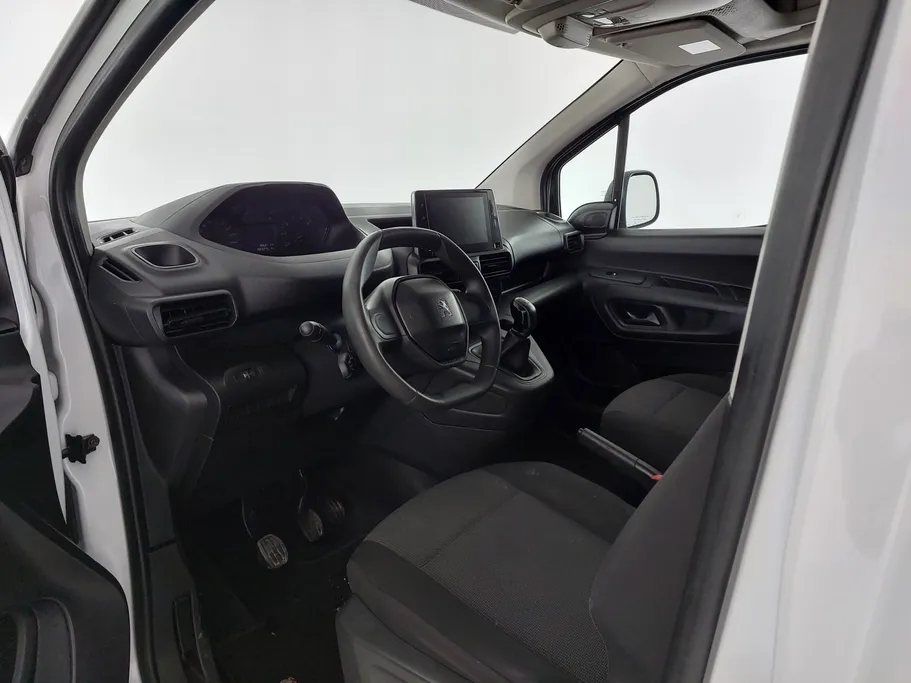 2023 Peugeot Partner Short van 