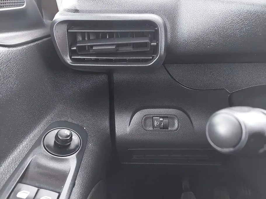 2023 Peugeot Partner Short van 