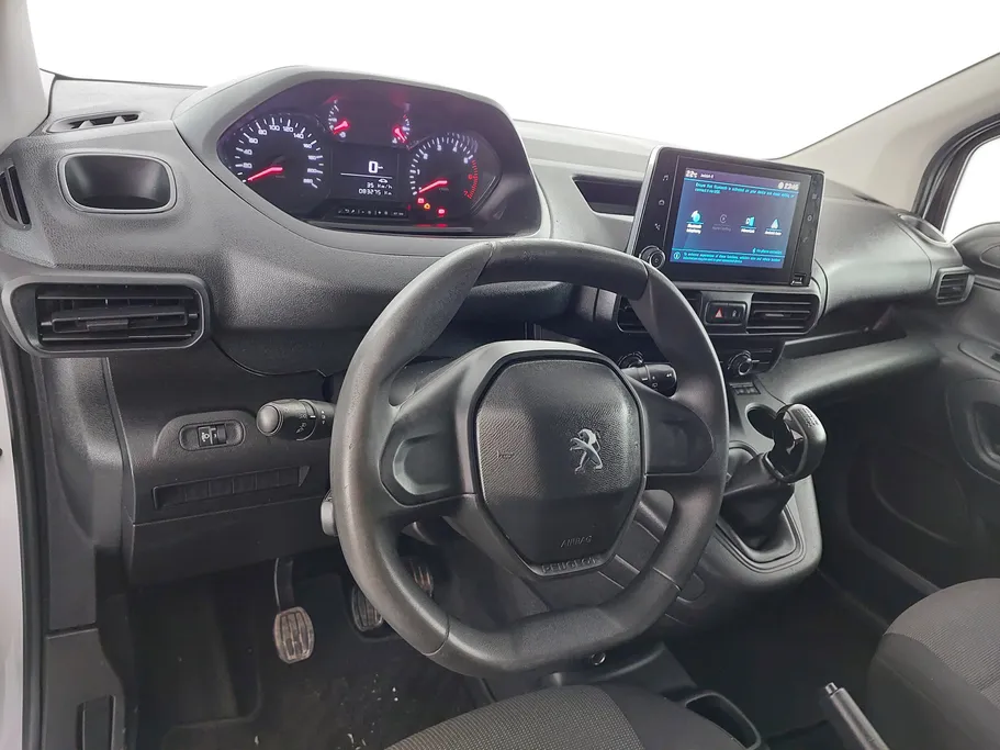2023 Peugeot Partner Short van 