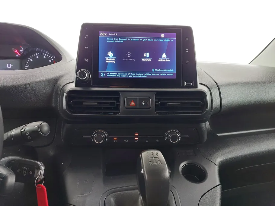 2023 Peugeot Partner Short van 