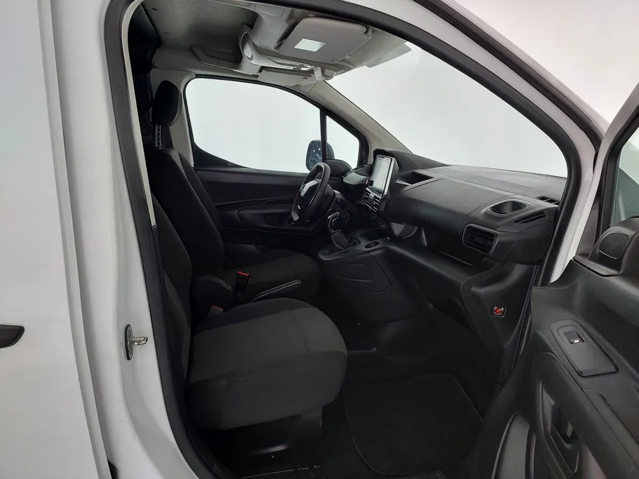 2023 Peugeot Partner Short van 