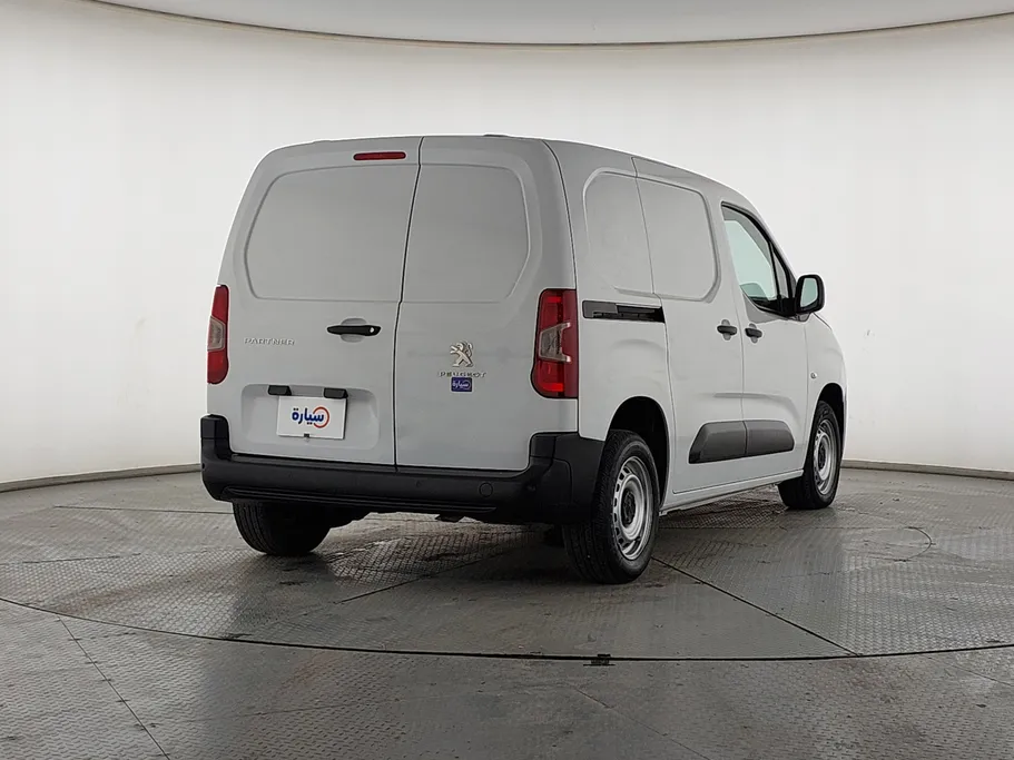 2023 Peugeot Partner Short van 