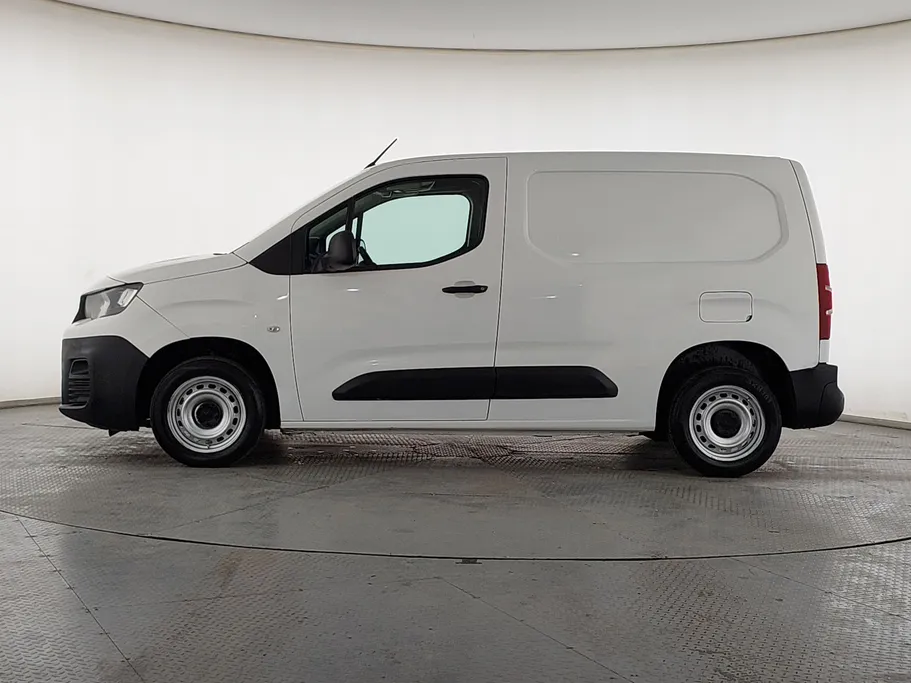 2022 Peugeot Partner Short van 
