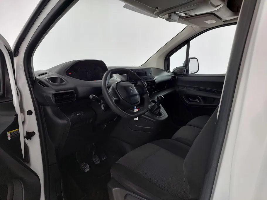 2022 Peugeot Partner Short van 
