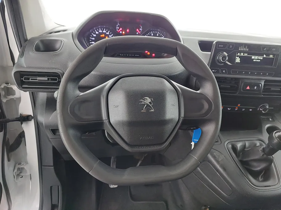 2022 Peugeot Partner Short van 