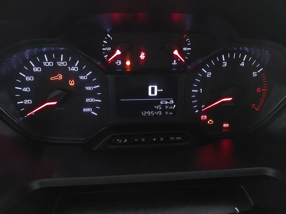 2022 Peugeot Partner Short van 