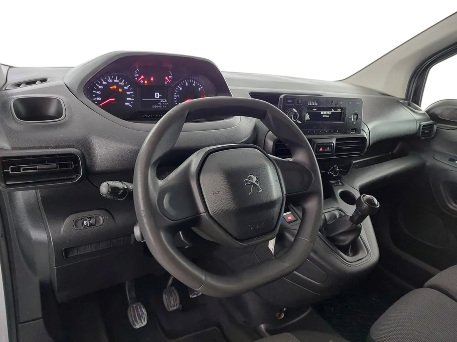 2022 Peugeot Partner Short van 