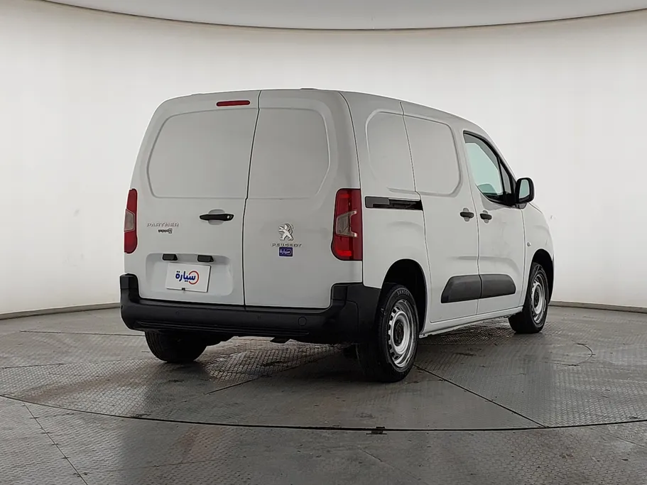 2022 Peugeot Partner Short van 