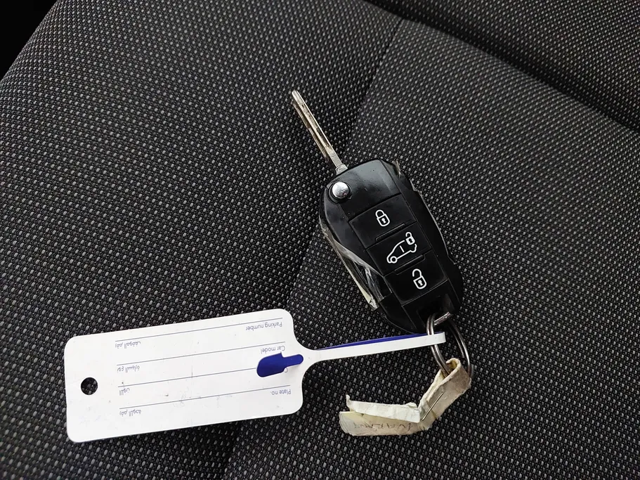 2022 Peugeot Partner Short van 