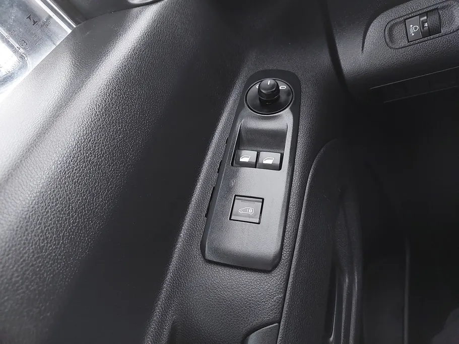 2022 Peugeot Partner Short van 