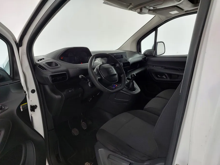 2022 Peugeot Partner Short van 