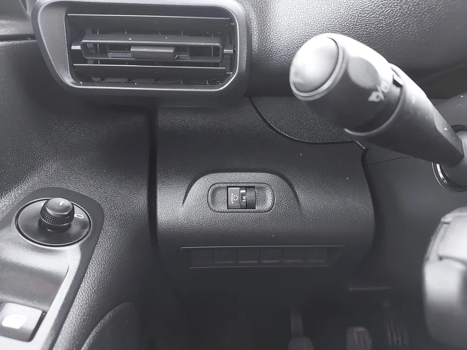 2022 Peugeot Partner Short van 