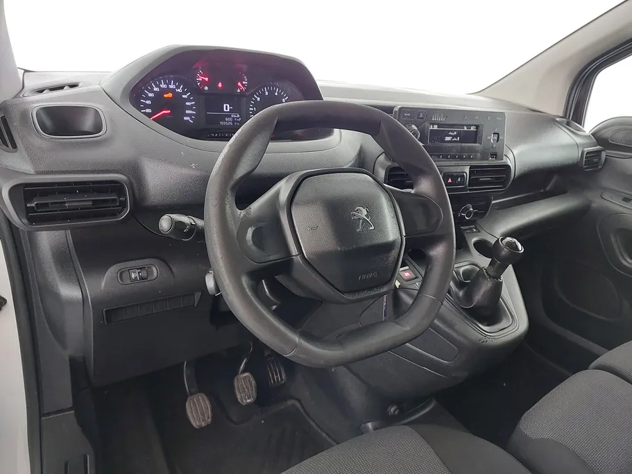 2022 Peugeot Partner Short van 