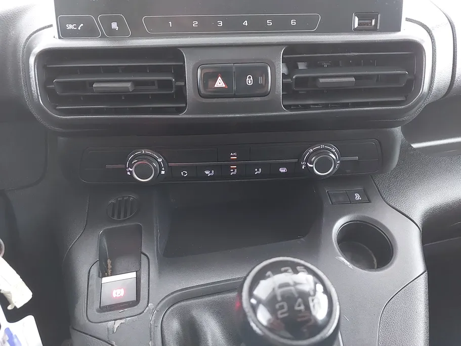 2022 Peugeot Partner Short van 