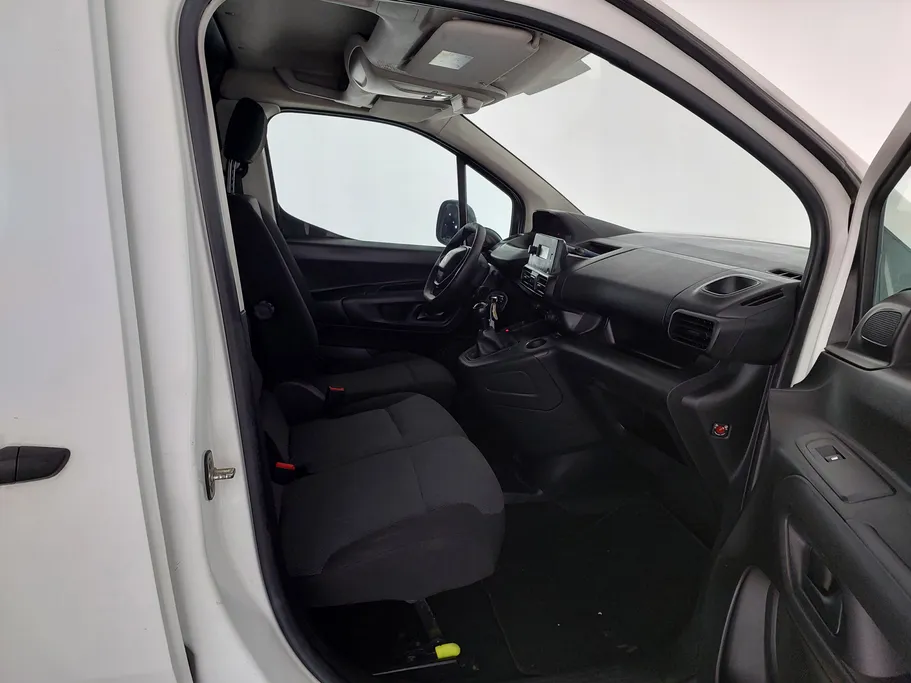 2022 Peugeot Partner Short van 