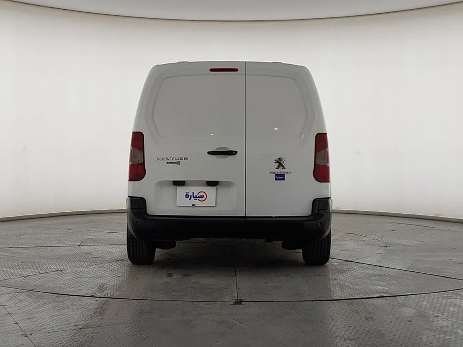 2022 Peugeot Partner Short van 