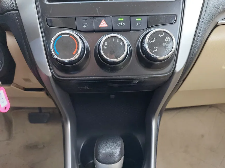 تويوتا يارس Y 2020 