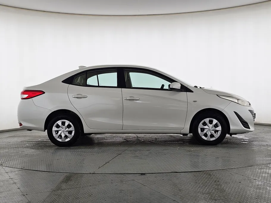 2019 Toyota Yaris  Y 