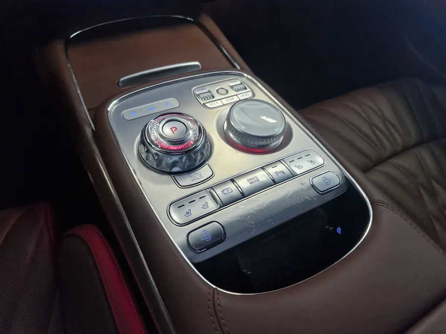 2023 Genesis G90 Platinum 