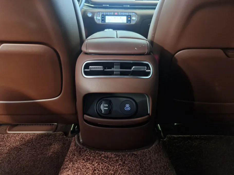 2023 Genesis G90 Platinum 