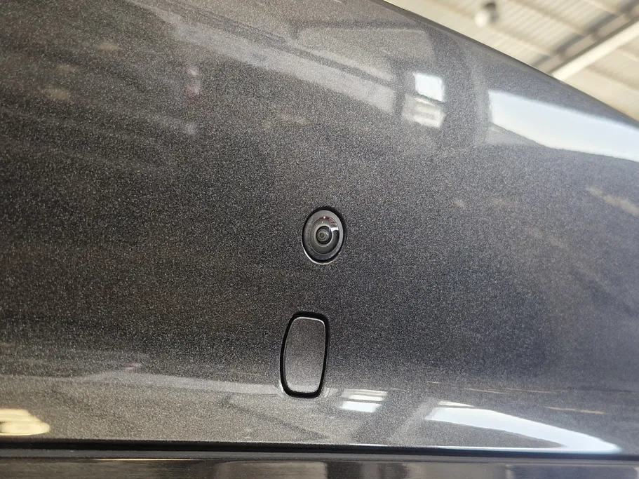 2023 Genesis G90 Platinum 