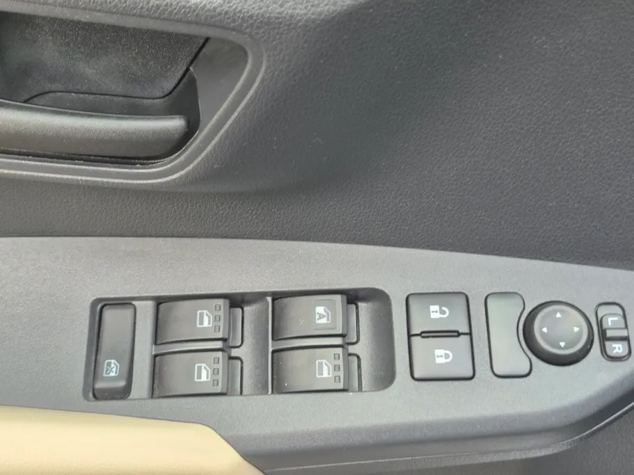 تويوتا يارس Y 2023 