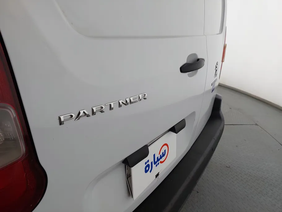 بيجو بارتنر Short van 2023 