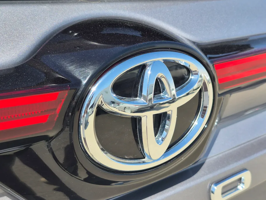 2024 Toyota Veloz GLX 