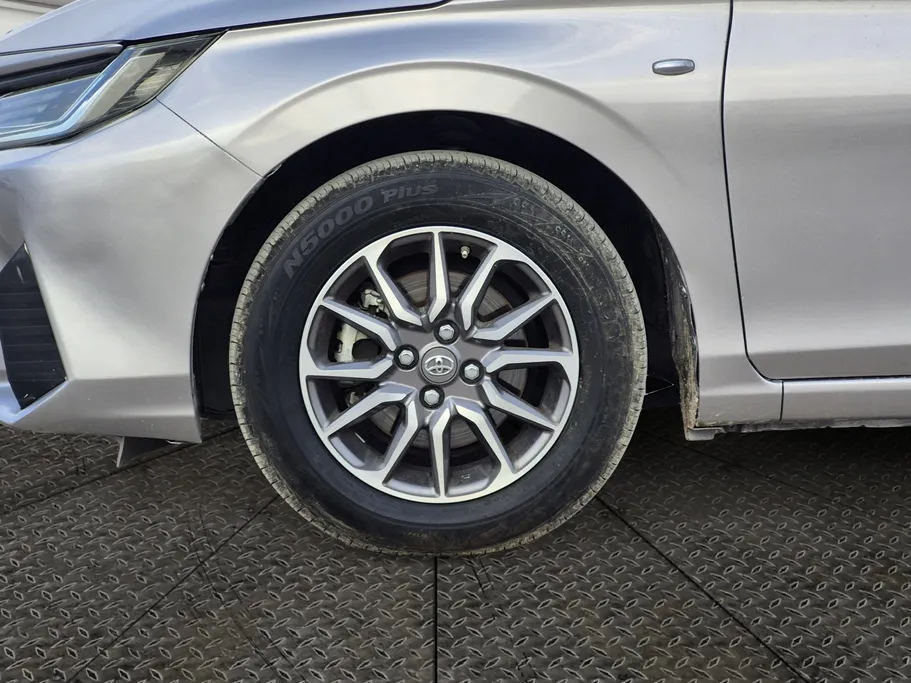 2023 Toyota Yaris  Y 