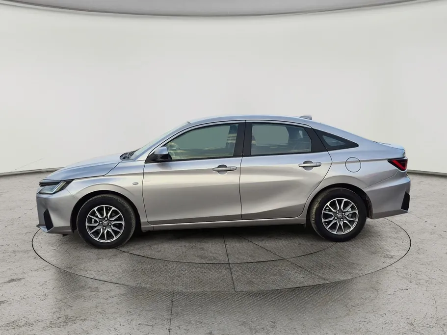 2023 Toyota Yaris  Y 