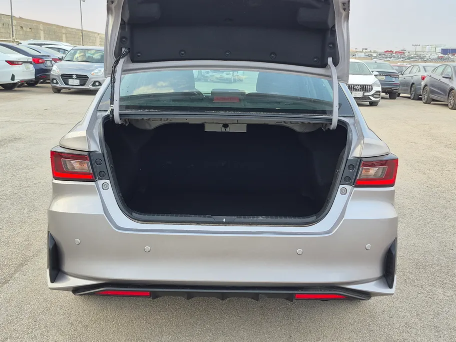 2023 Toyota Yaris  Y 