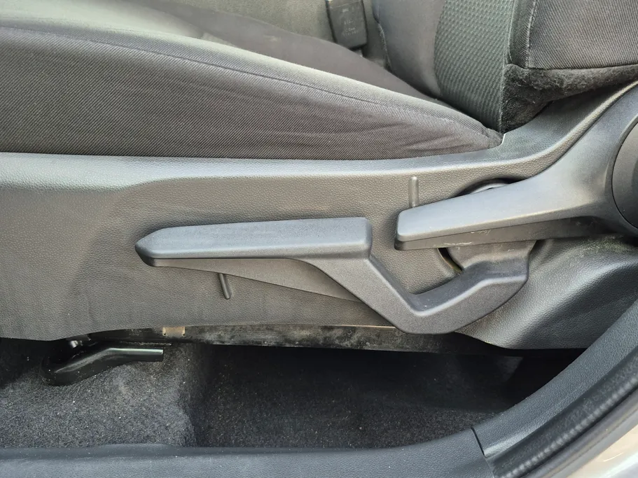 2023 Toyota Yaris  Y 