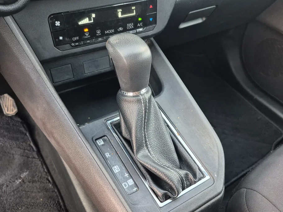 2023 Toyota Yaris  Y 