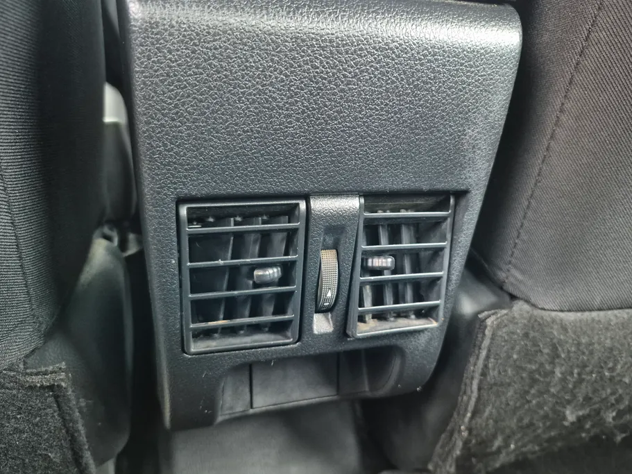 2023 Toyota Yaris  Y 