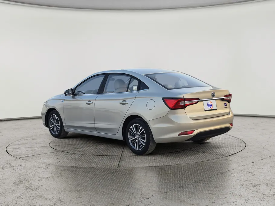 ام جي 5 LUX 2023 