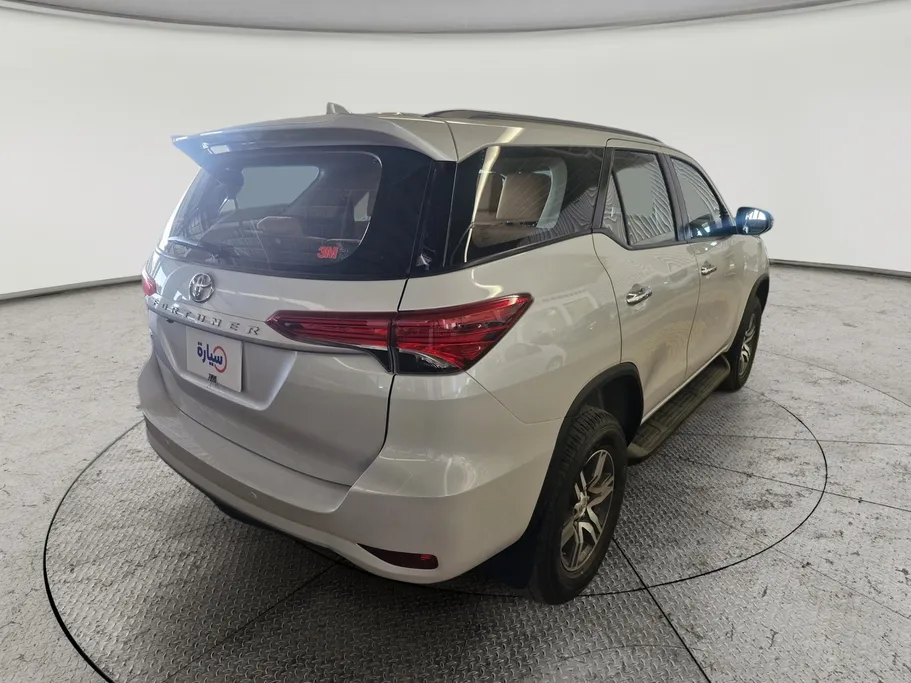 تويوتا فورتشنر GX 2024 