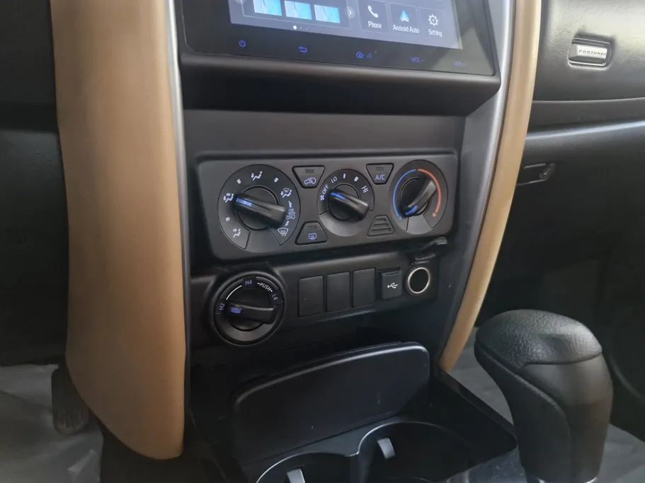 تويوتا فورتشنر GX 2024 